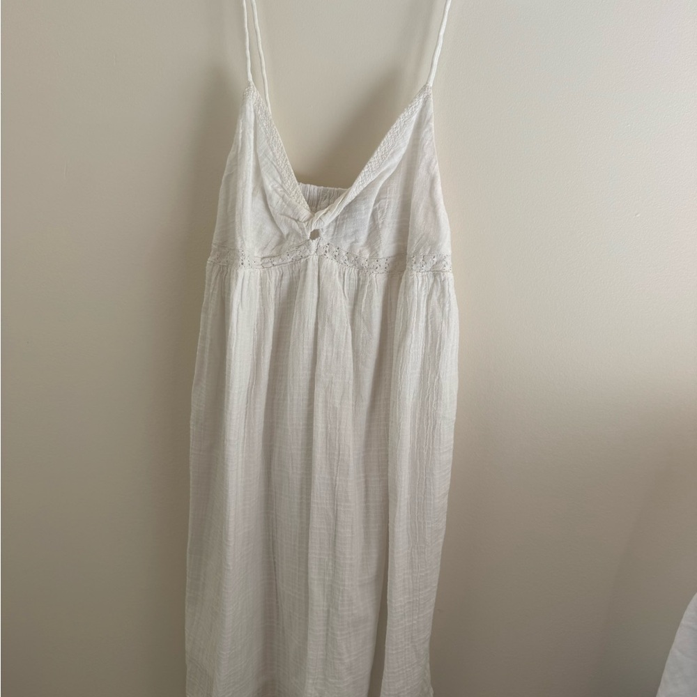 Elegant White Lace Trim Nightgown